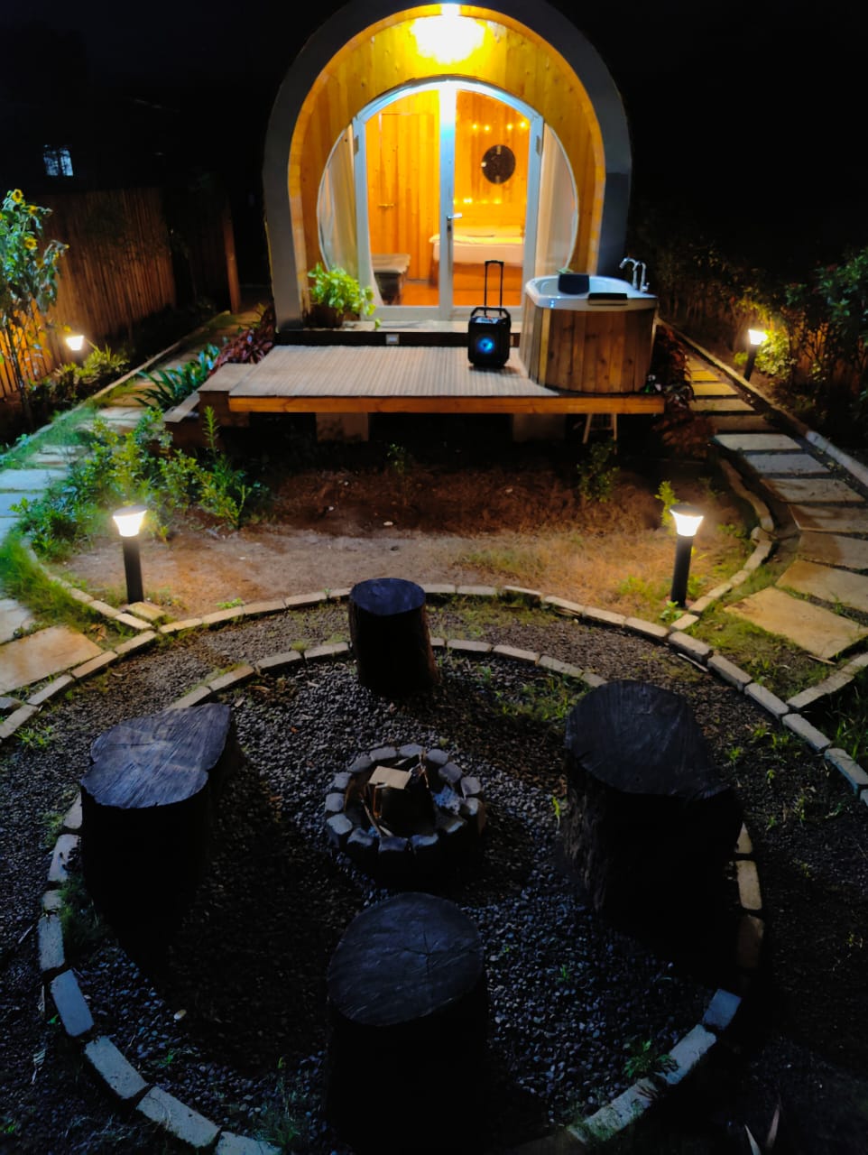 AC Pod with Outdoor Jacuzzi - Image 2