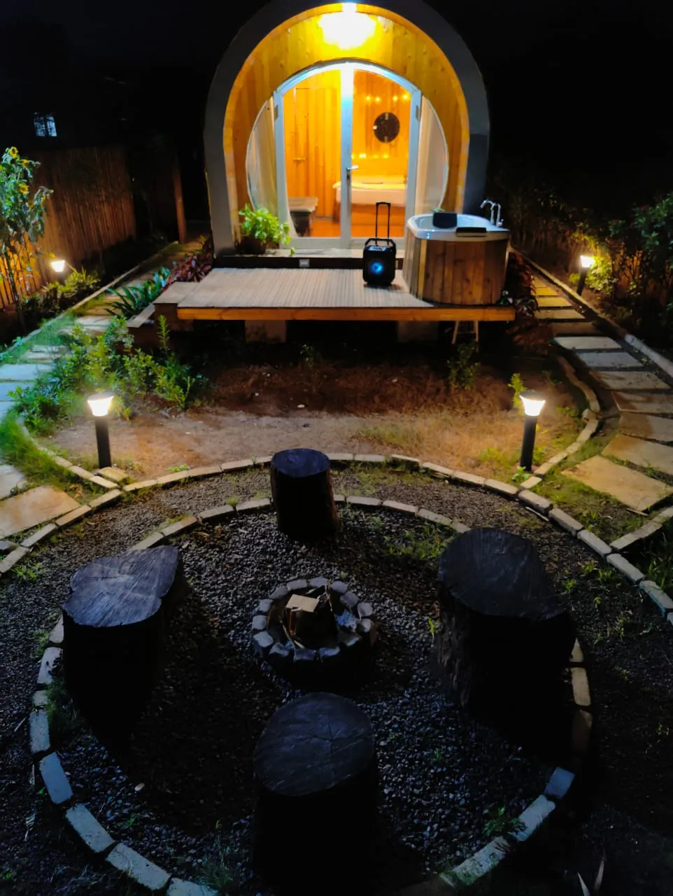 AC Pod with Outdoor Jacuzzi - Image 2