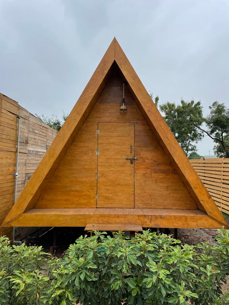 Triangle AC Cabin with Mini Pool - Image 3